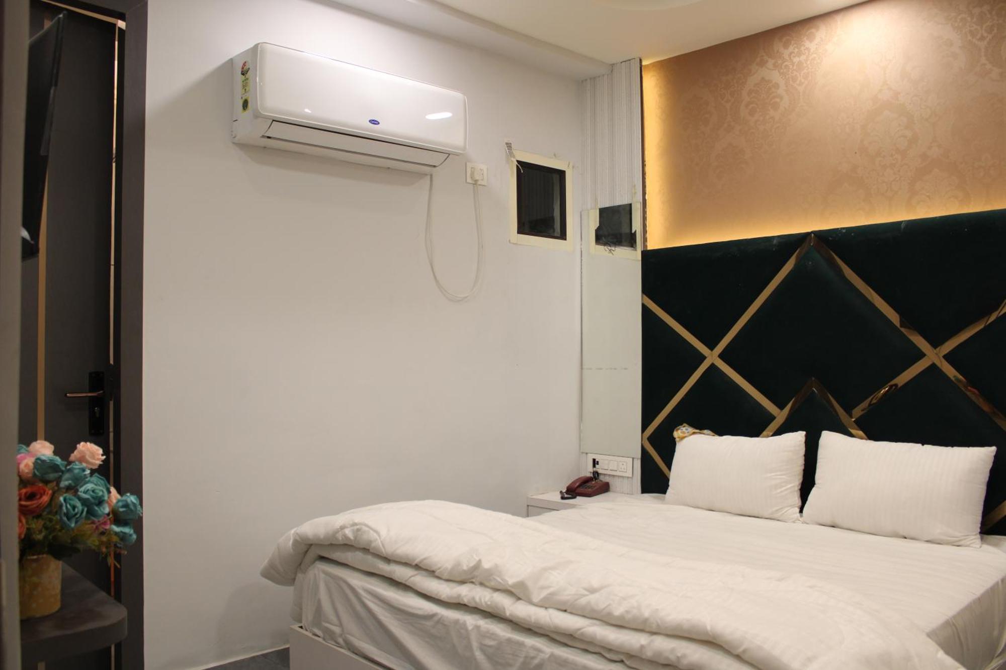 Hotel Gold Stone Kanpur Exterior foto